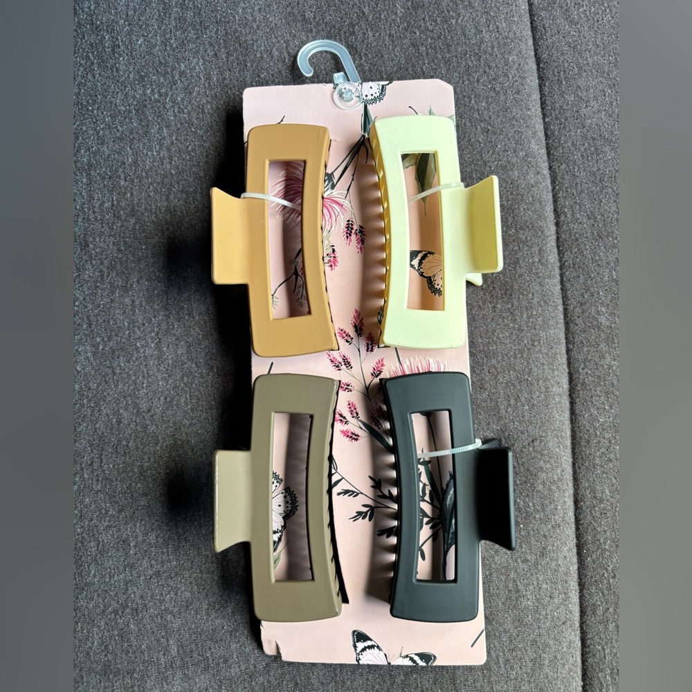 Elegant Set of 4 Hair Clips in Assorted Colors
